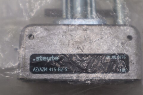 STEUTE AZ/ AZM 415-B2-S Actuator 101203908 STOCK K-3774