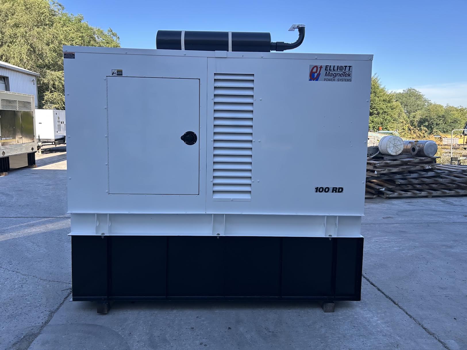100 KW Elliott MagneTek, diesel generator set, 208/240/480 Volts, Perkins 1006-6T engine, 560 hours