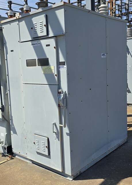 Powercon, outdoor switchgear enclosure bus assembly, 2000 amp, 15 KV, 13.8 KV, 3 phase (2 available)