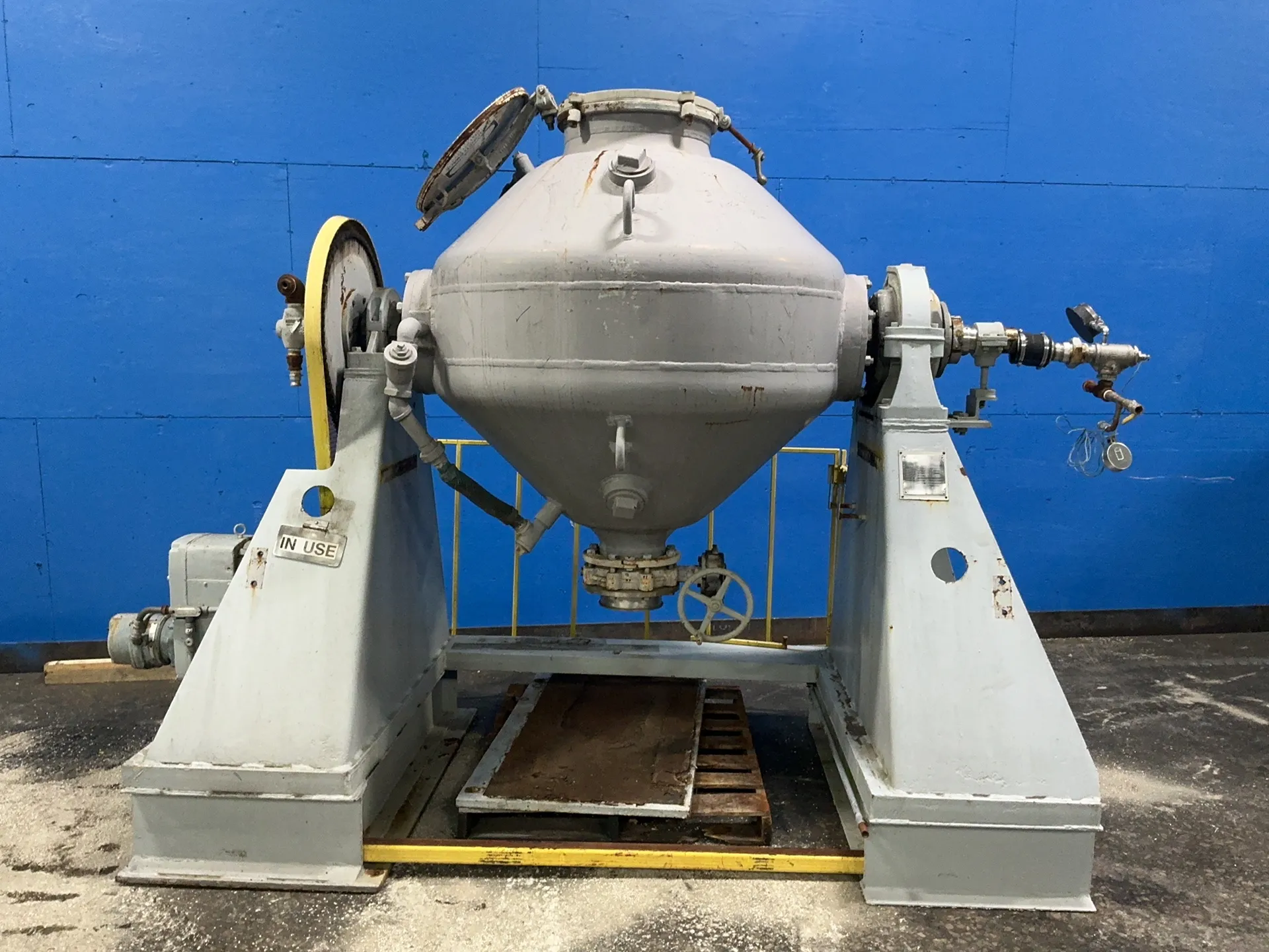 Pfaudler #48-45CD, glass lined conical dryer blender, 21 cu.ft., 50" x 50" x 50" tank, 3 HP, 1730 RPM, 1996