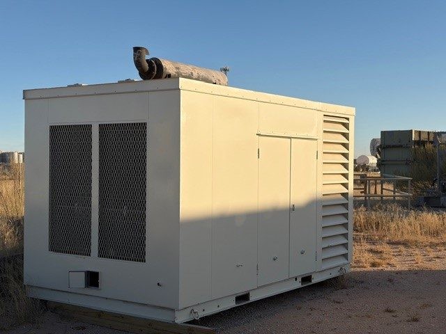 260 KW Caterpillar #G3406TA, Natural gas generator set, 480 Volts, weather protected enclosure, 915 hours