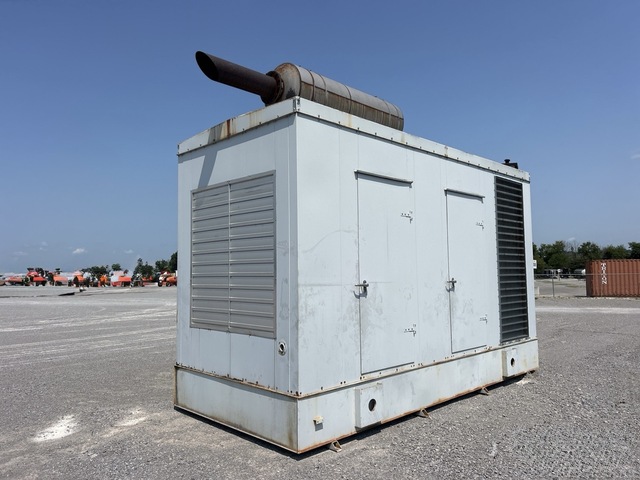 750 KW Caterpillar #C27, Diesel Generator, 277/480 Volts, 1800 RPM, 1,130 amps, EMCP 3.2 digital control