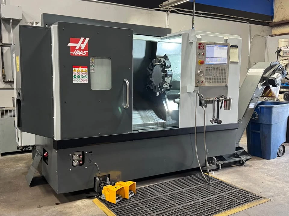 Haas #ST-25, CNC Lathe, 31.7" swing, 22.5" machining length, 15.5" turning diameter, 10" chuck, 3" bar, 30