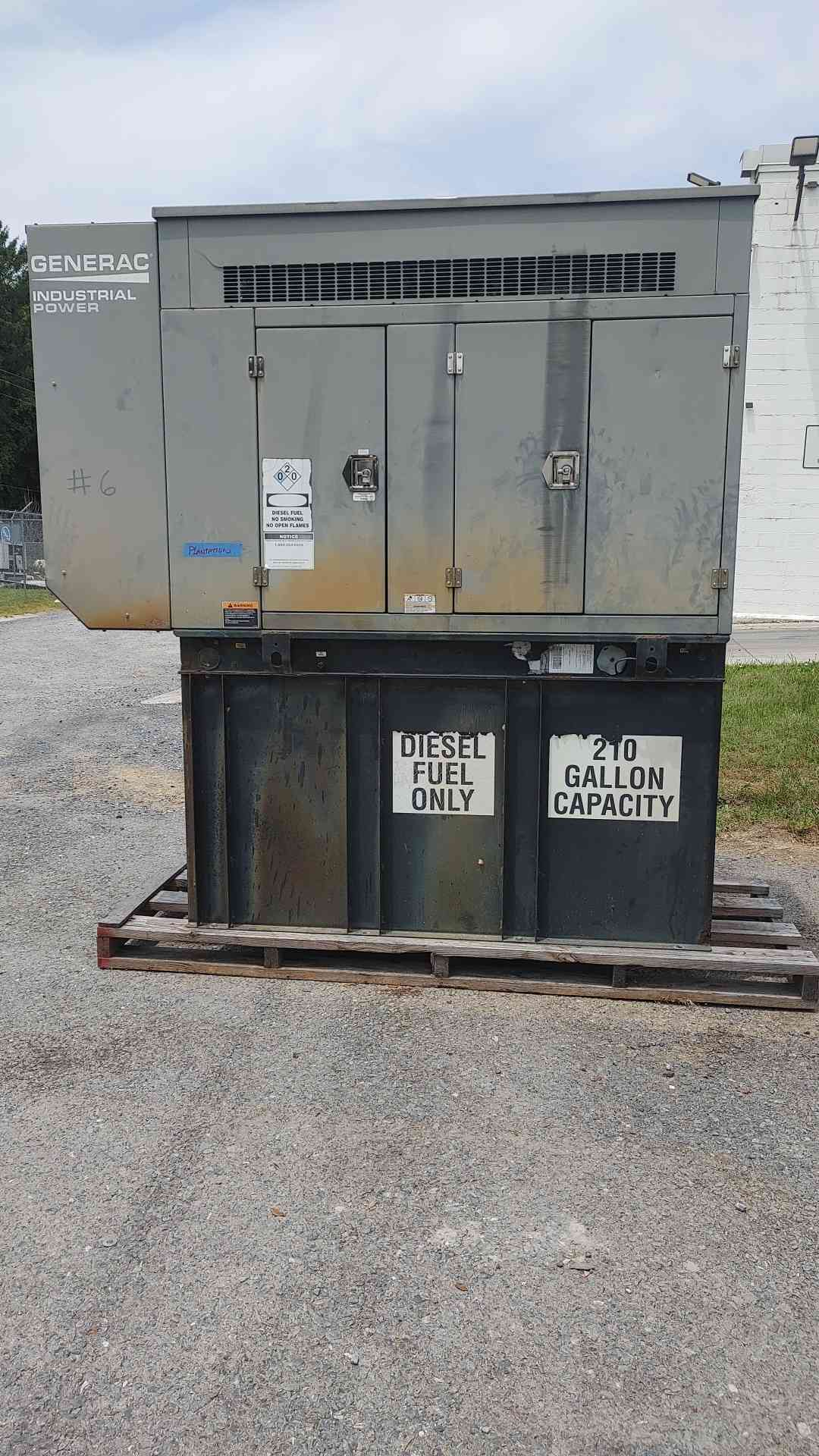 48 KW Generac #14687340100, diesel generator set, 120/240 Volts, 1-phase, 200 Amps, FPT F4GE9455B engine, 210