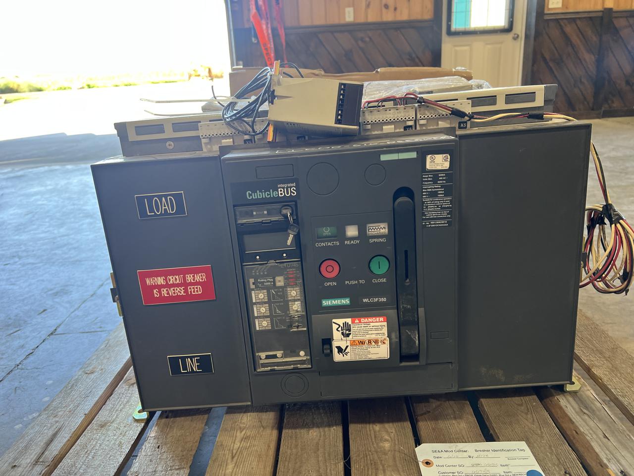 5000 Amps, Siemens, WLC3F350, motorized breaker w/ adjustable trip unit & GFCI module, 600 Volts, 3-phase, 25