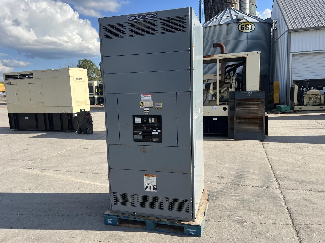 3000 Amp. Square D #D-061203, disconnect breaker in cabinet, 277/480 Volts, 3-phase, 3 wires, 2000