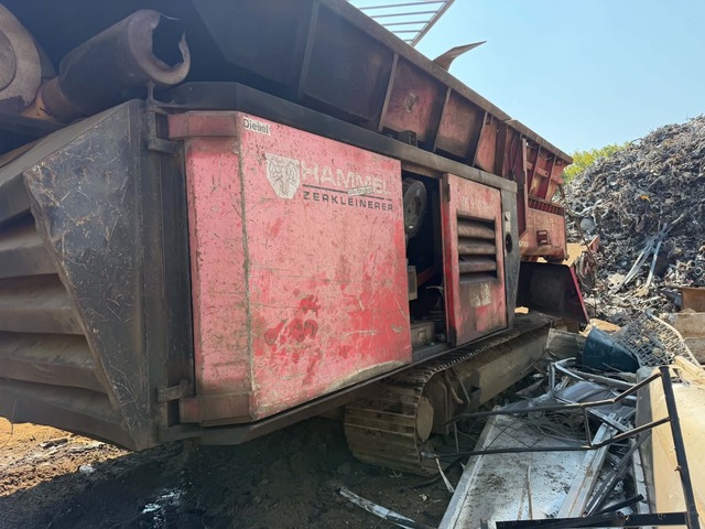 Hammel #950DK, Portable Shredder, dual shaft, 750 HP, track mounted, large feed hopper, heavy-duty discharge