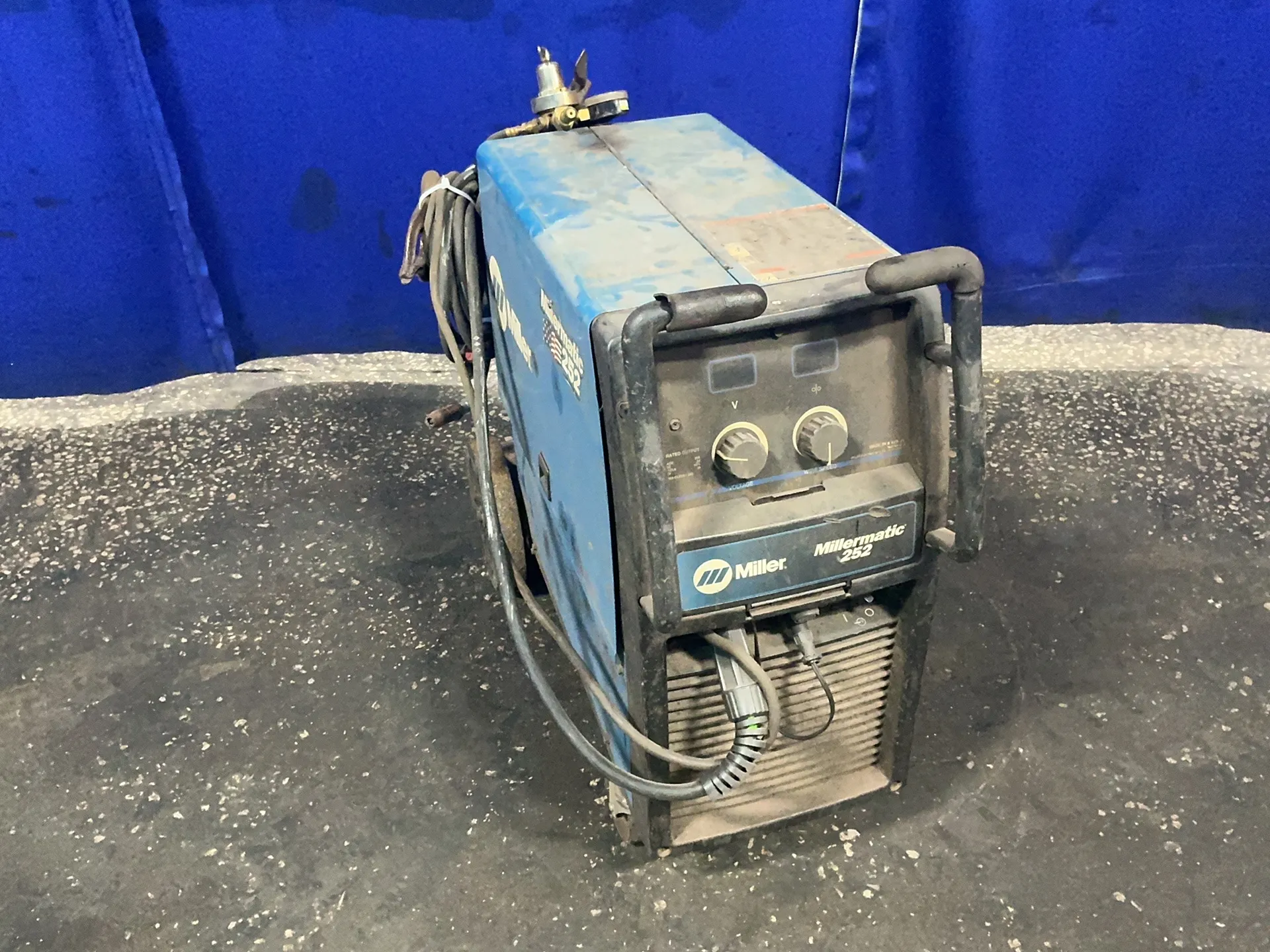 Miller #Millermatic-252, welder, 200 Amps, 7.5 KW, 48/42 Amps, 200/230 V.