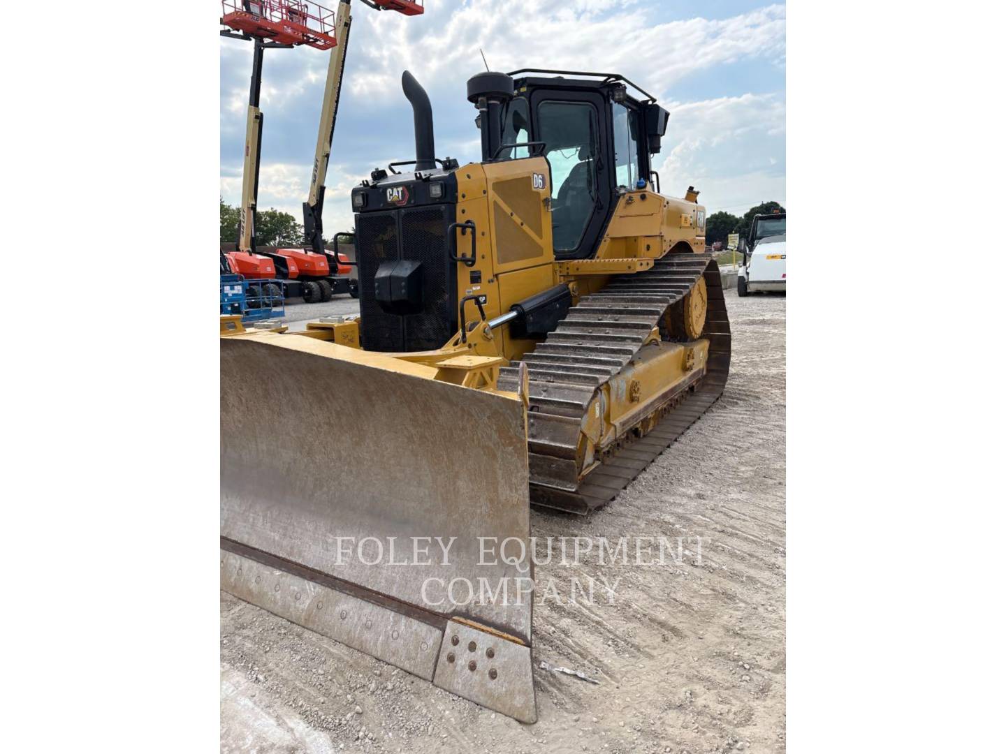 Caterpillar D6-20V30I, 2091 hours, S/N: RDC01663, 2025