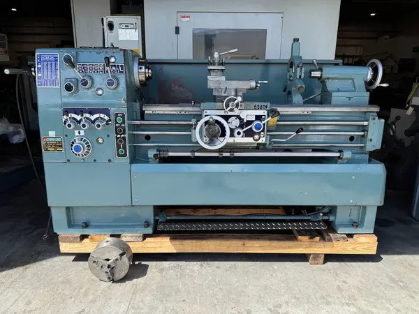 17"/24" x 40" Kingston #HJ-1630, gap bed engine lathe, 3.07" bore, D1-6, 35-2000 RPM, 7-1/2 HP, inch/metric