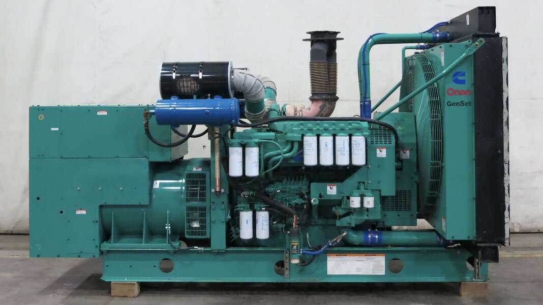 750 KW Cummins #750DFHA, diesel generator set, 277/480 Volts, 446 hours, 1200 HP @ 1800 RPM, QST30-G2 engine