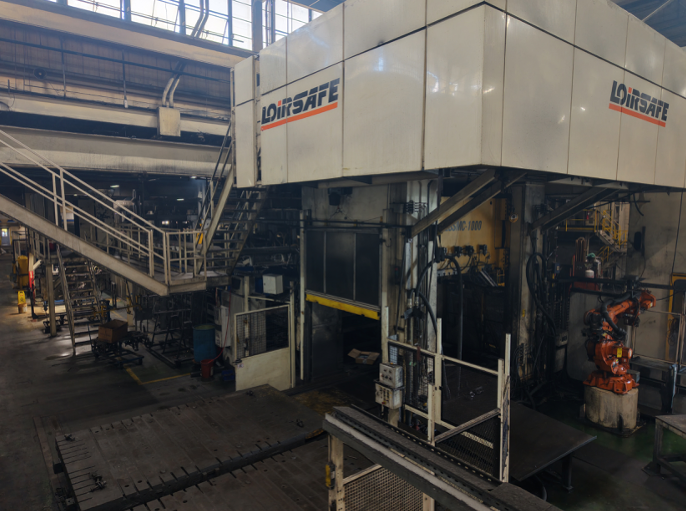 1124 Ton, Loire Safe #1000, downacting hydraulic press, 51.1" stroke, 86.6" daylight, 118.11" x 86.61" ram