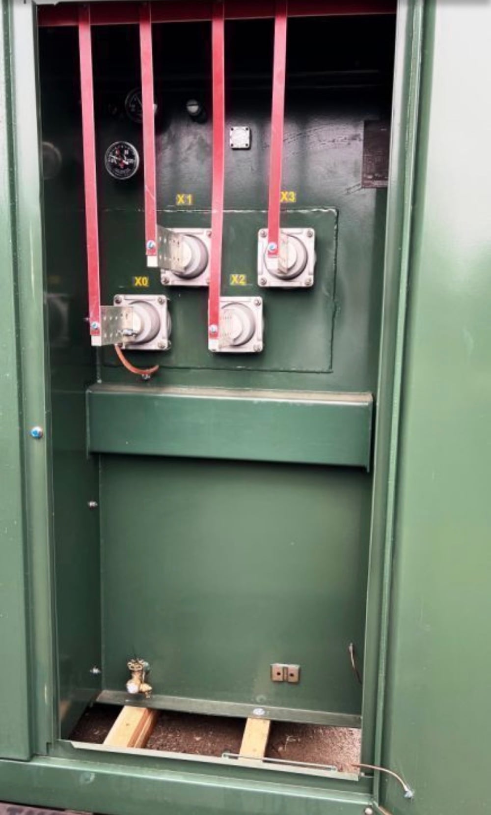 3000 KVA 13800 Delta Primary, 415Y/240 Secondary, General Electric Prolec, pad mounted transformers J-Taps