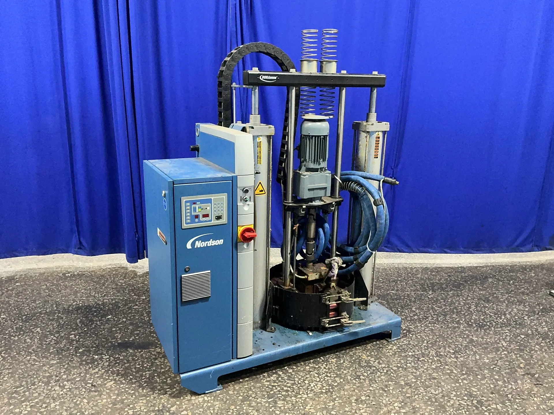 Nordson #DuraDrum-8117589, Adhesive Melter, 1.1 KW, 1400/1680 RPM, 39 Amps, 1-16 bar, digital display, hoses