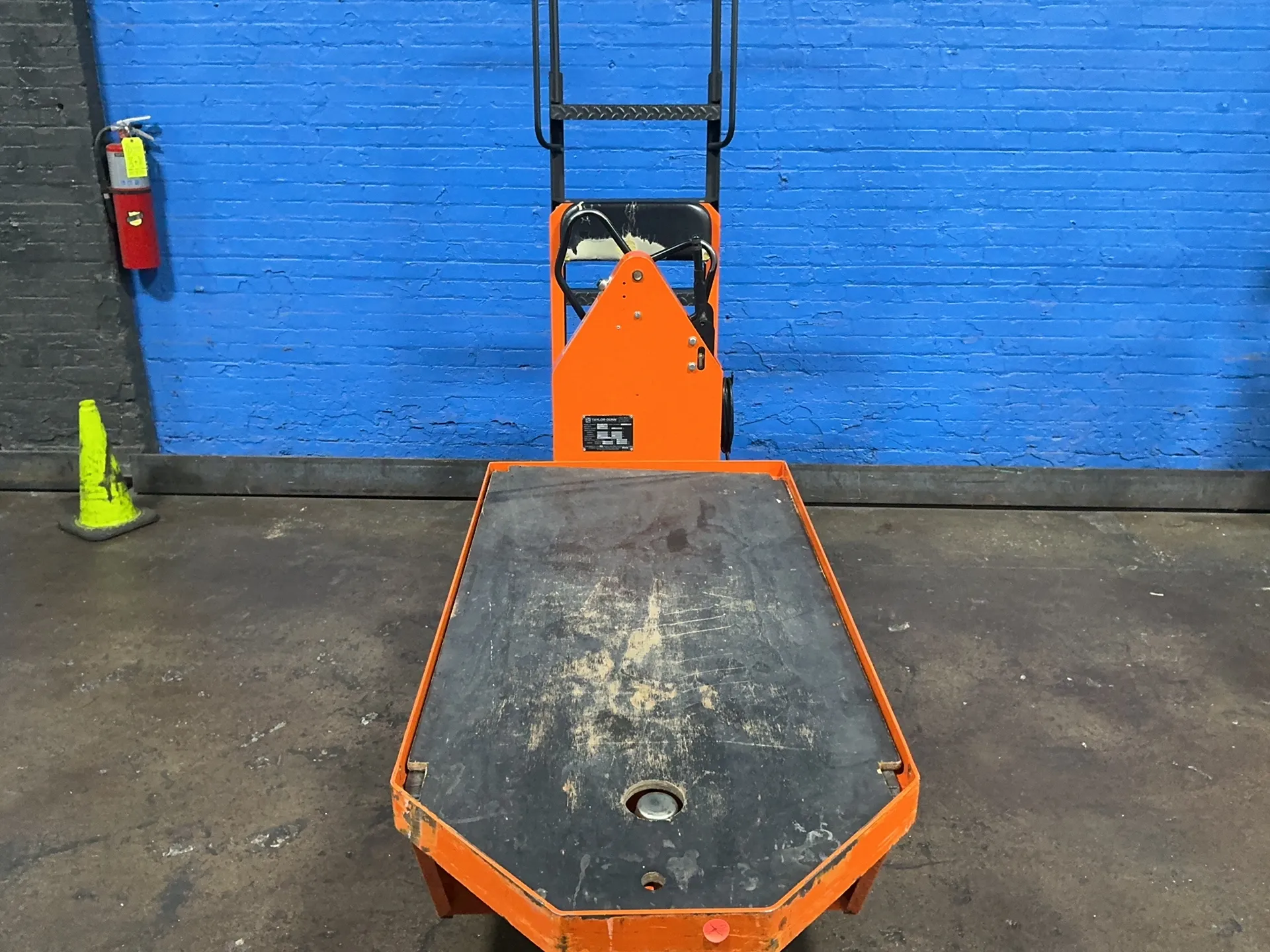 1,000 lb. Taylor-Dunn #SC-100-24, Electric Stock Chaser Cart, 30" x 59" bed, 24 V., key, 2012