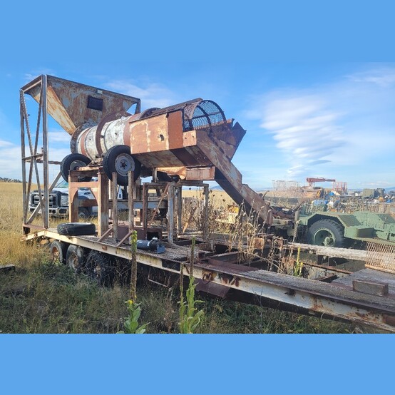 29" diameter Gold Wash Plant, 4' screening x 8' scrubber drum, 2" x 4" screen opening, 4.5' x 8' feed hopper