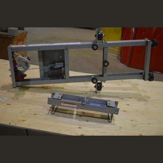 Magnum DS, Circuit Breaker Lifter, thern worm gear winch, 1,000 lb. max. lifting capacity