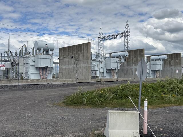 25000/33300/40000 KVA 120000 Delta Primary, 25000Y/14400 Secondary, Ferranti Packard, Oil-Filled Substation