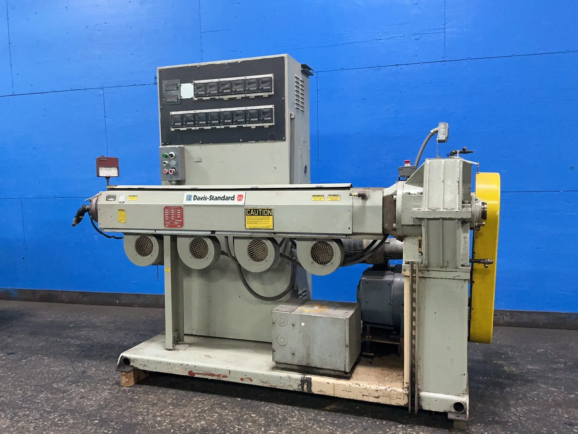 1" Davis Standard #30INDS30, extruder, 50 HP, 10,000 PSI, 7000 width, 15 KVA transformer, 56 A, 460 V., 1988