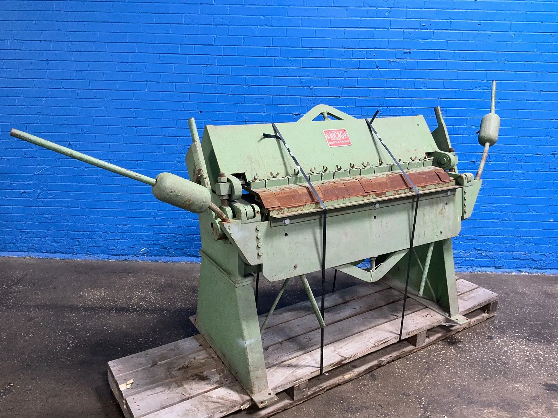 4' Chicago #BP0-414-6, finger brake, 10 x 4' table