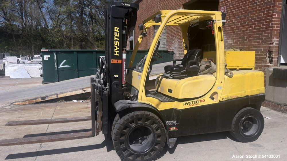 10,250 lb. Hyster #H110FT, forklift, diesel, side shifting fork positioner, 48" forks, S/N S005V03693M