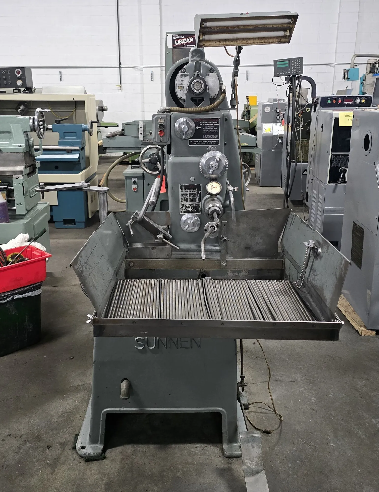Sunnen #MBB-1600, horizontal hone, 0.060"-6.5" ID, 0.125"-16" work length, 200-1600 RPM, 1/2 HP, 12 gallon