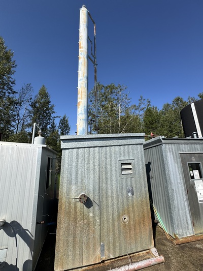 12" x 28' Sweet Glycol Dehy Package, 1400 psi, 140&deg;F, 8 trays, 16' x 8' building, 1982, AS IS