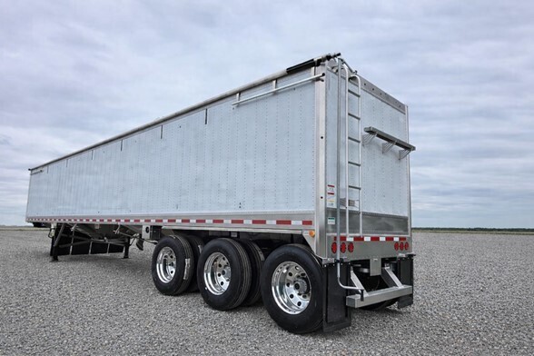 Berg #Bulker-GT346, double hopper bottom bulker trailer, electric tarps, 2023