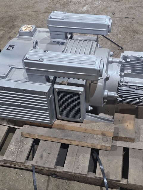 175 CFM, Becker, Rotary Vane Vacuum Pump, 7.5 HP