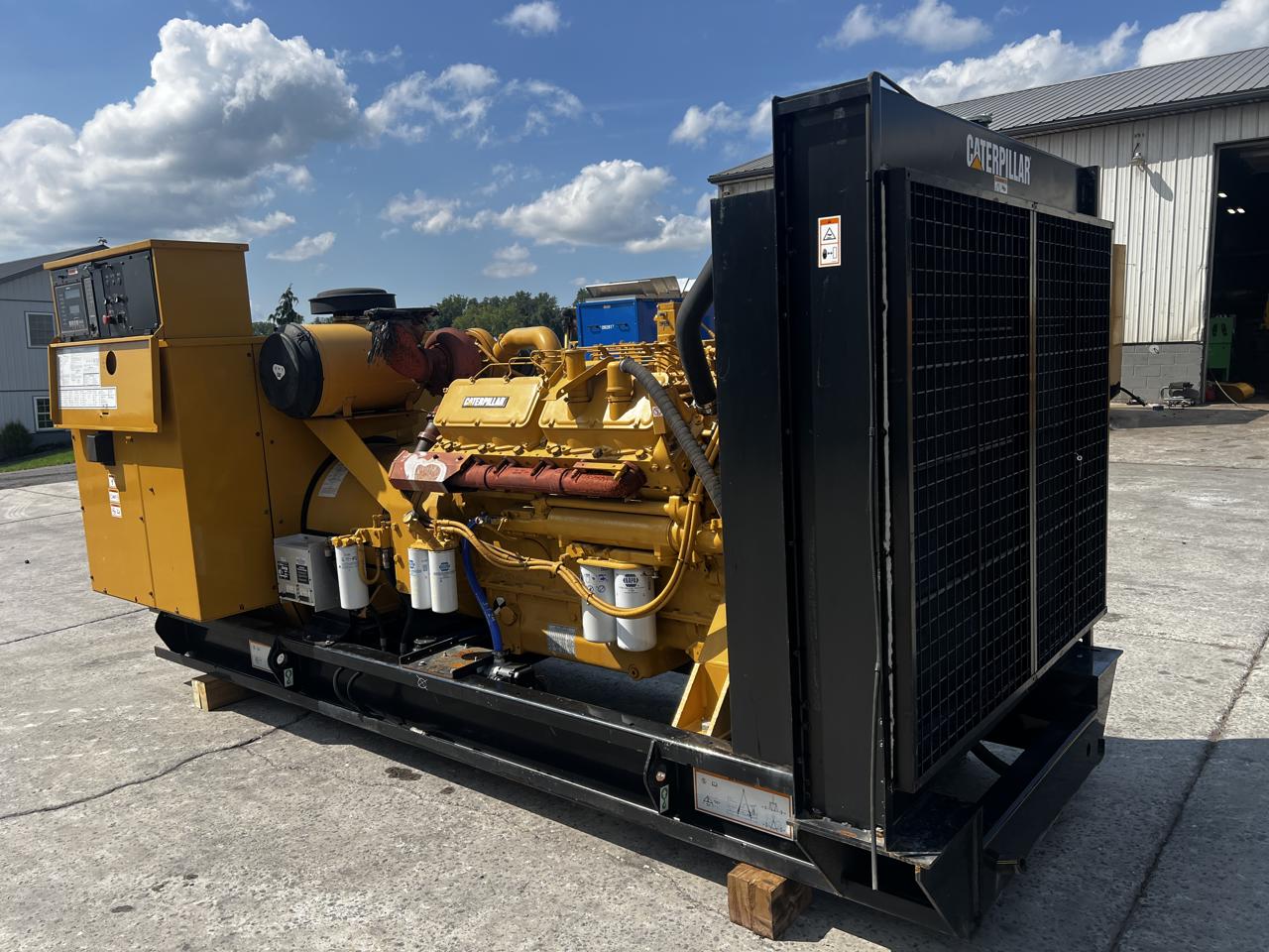 500 KW Caterpillar #3412, Diesel Generator Set, 240/480 Volts, 1800 RPM, SR4 generator end, circuit breaker