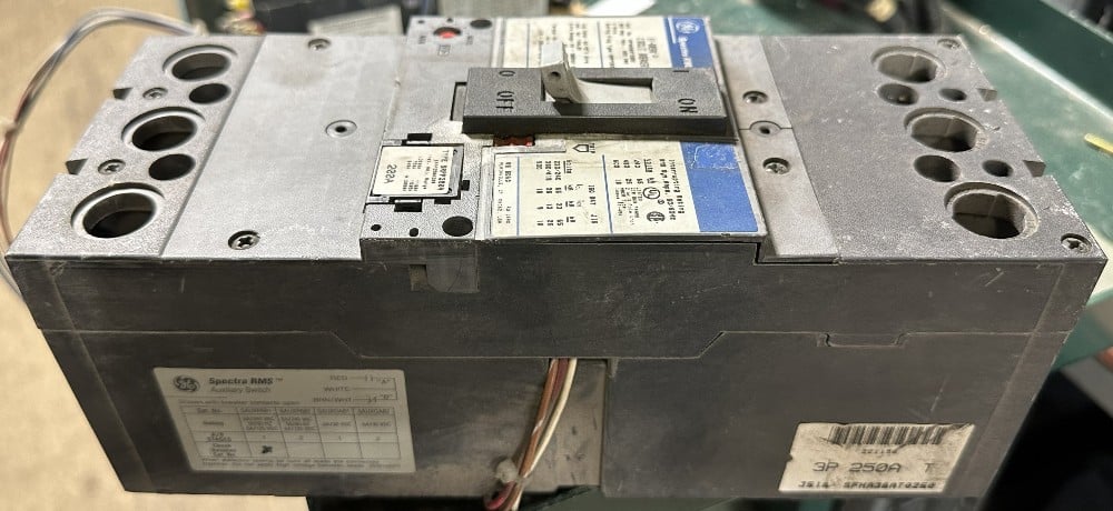 General Electric, Spectra RMS Hi-Break, Electronic Trip, 3-Pole, 250A Frame, 600VAC Max., Adjustable-Trip