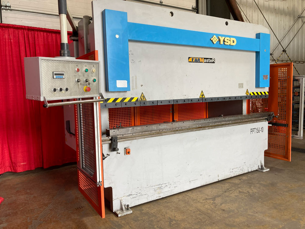 150 Ton, Fabmaster, CNC hydraulic press brake, 10' overall, 100" between housing, 5" stroke, 11.8" throat