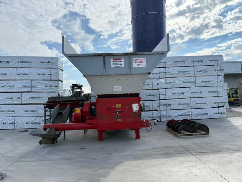 Cresswood #HF-60-75, vertical feed wood waste grinder, 78" x 60" chamber, 75 HP, 16" diameter x 60" rotor, 98