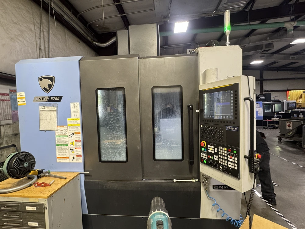 Daewoo Doosan #BVM-5700, CNC Vertical Machining Center, 41" X, 22" Y, 18" Z, 15000 RPM, CAT 40, 40 automatic