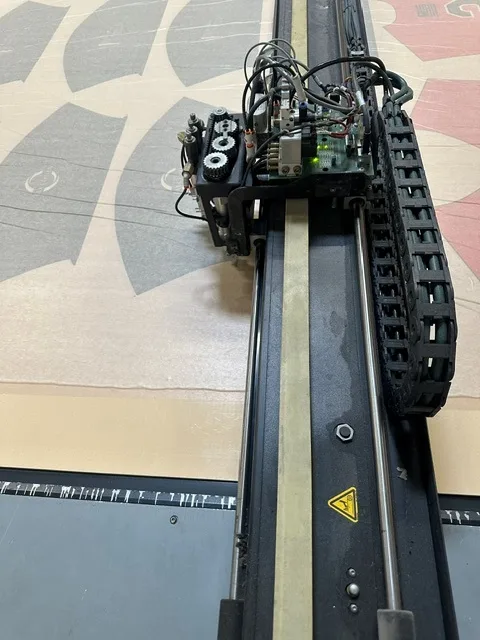 Gerber #Cutter-Z1, CNC Router, 71" x 71" table, 5/16" max. cutting thickness, ContourVision scan-to-cut