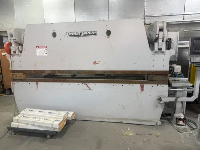 175 Ton, Accurpress #717512, Hydraulic Press Brake, 12' overall bed length, 124" between housing, 8" stroke