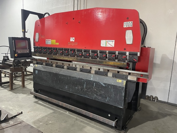 110 Ton, Amada #RG-100, hydraulic press brake, 10' overall, 100" between housing, 3.94" stroke, 15.76"