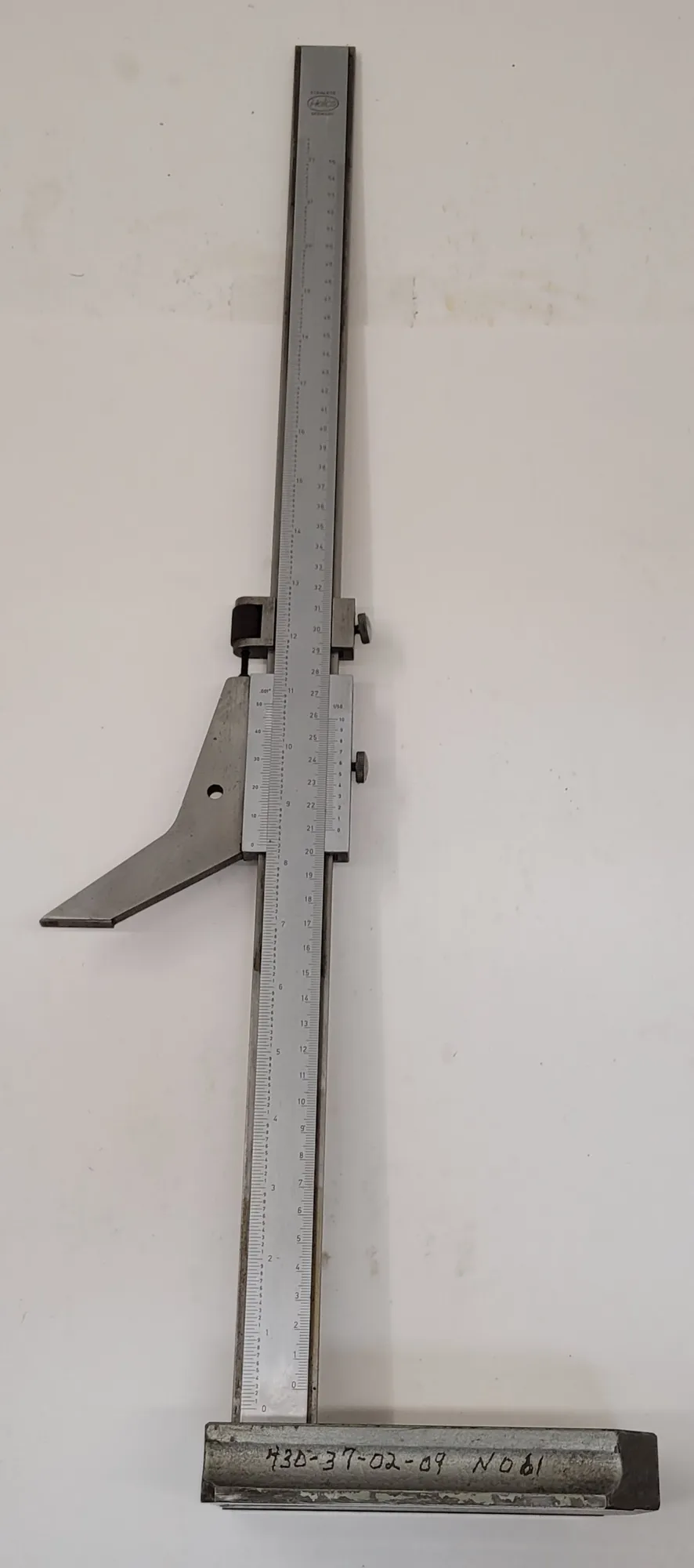 Fowler Helios, vernier height gauge, 0-22" / 55 cm range, .001" / 0.05 mm resolution