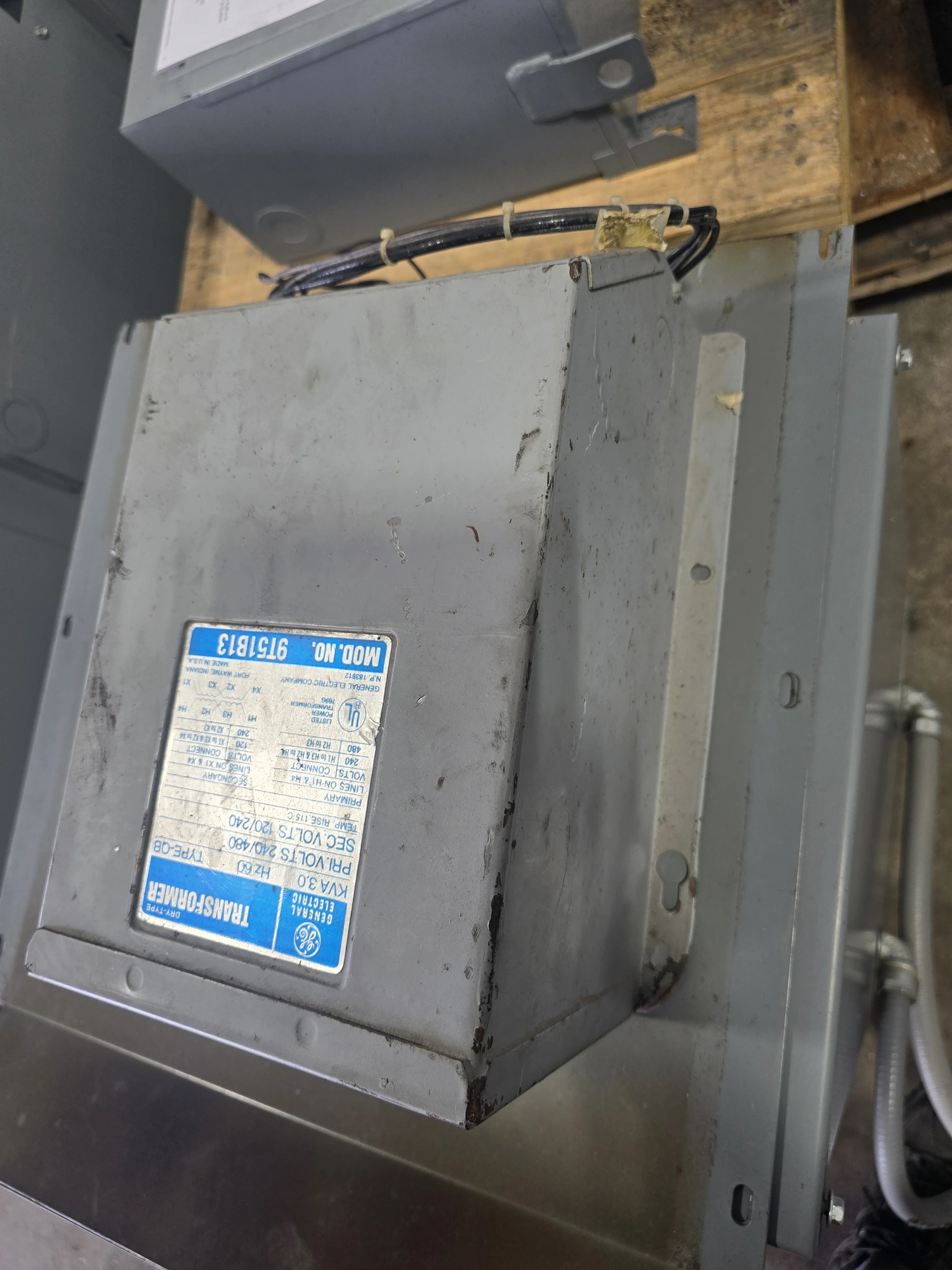 3 KVA 240/480 Primary, 120/240 Secondary, General Electric #9T51B13, dry type transformer, 1 phase