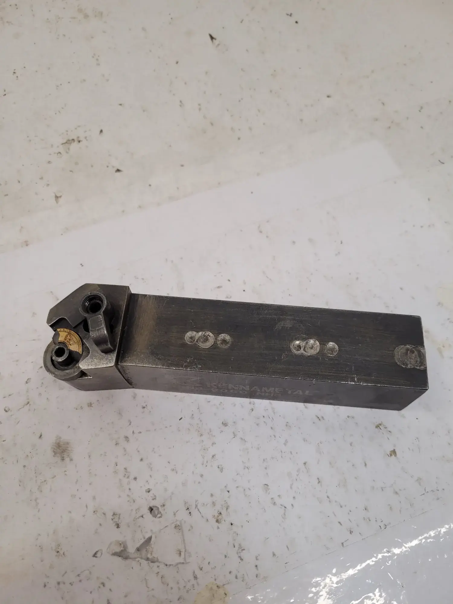 Kennametal #MRGNR-206D, Kenloc tool holder, negative rake, 1.25" shank height/width