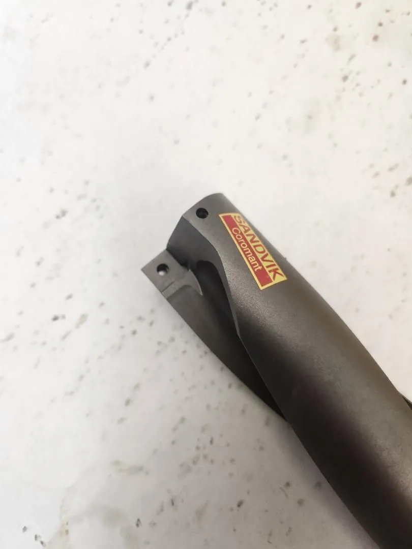 Sandvik #A880 D1500P38-04, indexable drill, 1.5" shank