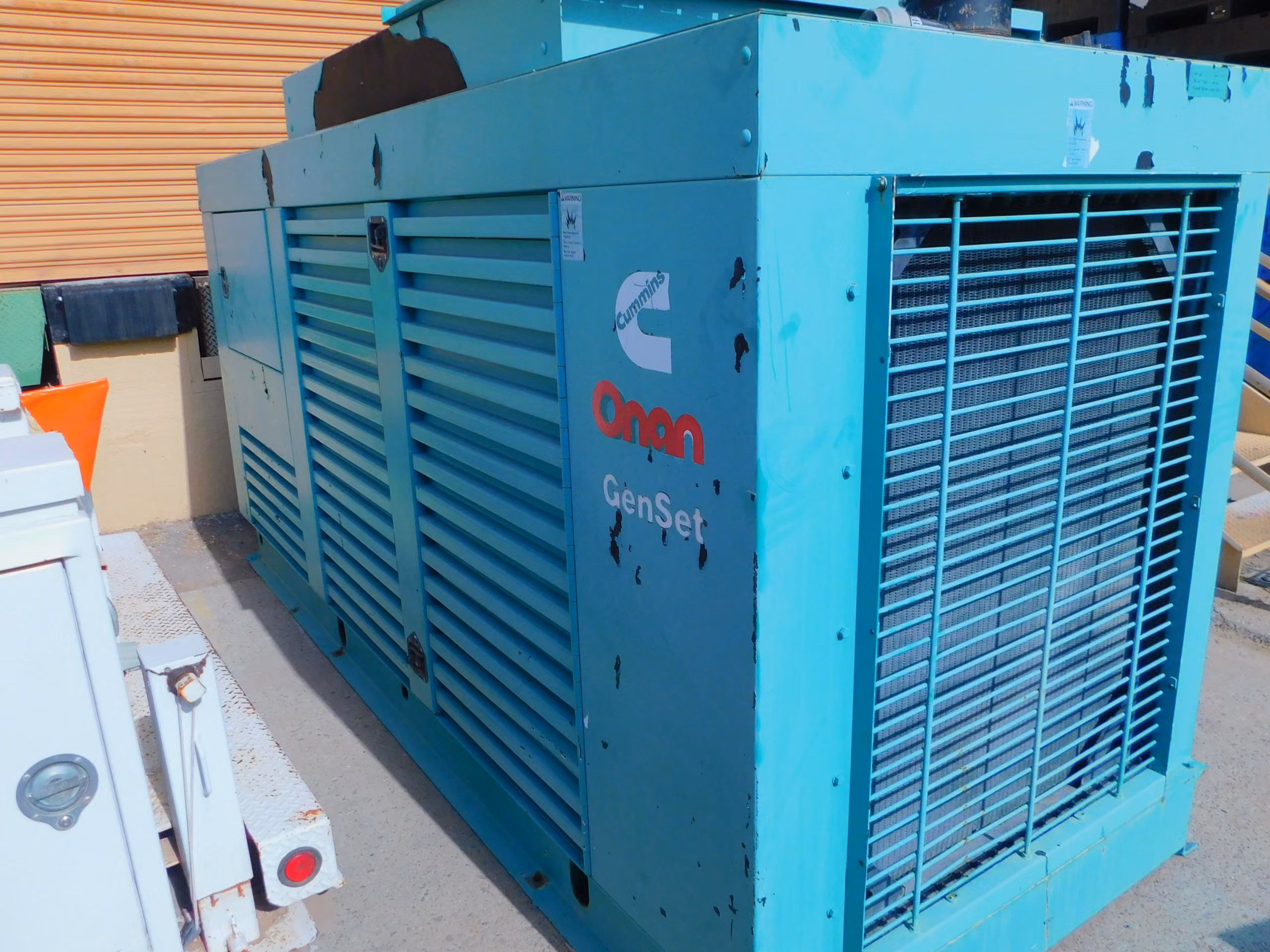 230 KW Cummins Onan #DFAB-4487328, standby diesel generator, 120/208 & 480 Volts, 3 phase, 1000 gal. fuel tank