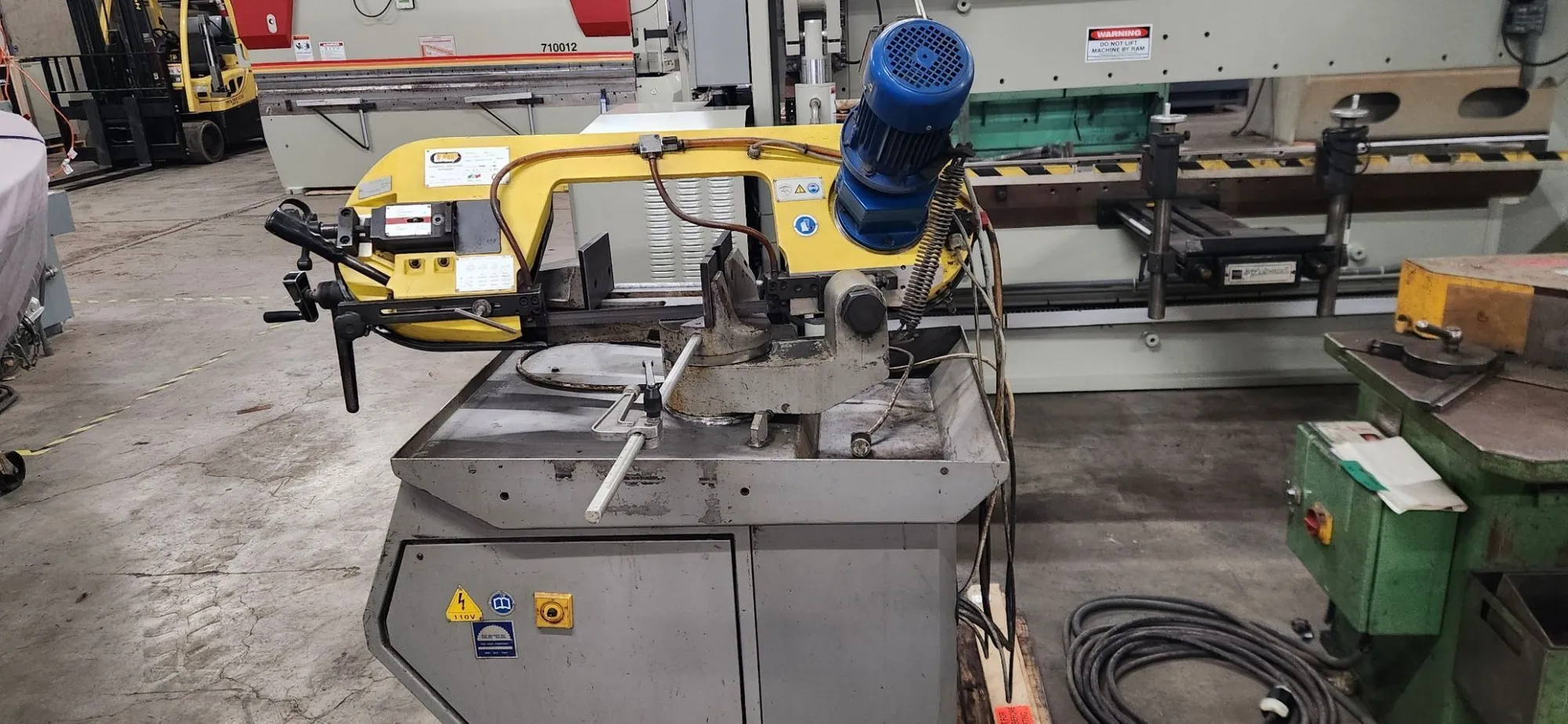 9.5" x 11" FMB #Triton, horizontal mitering band saw, 9.5" rounds, 106" x 1" blade, 60° miter, 1-1/2 HP, 1999