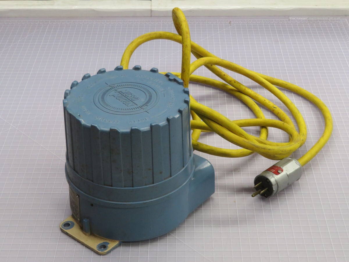 Micro Motion #RFT9739E-4SU, Coriolis Flow Transmitter, 4-20 mA Output, HART, 85-205 V., NEMA 4X, IP66
