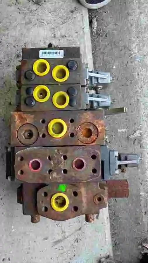 Danfoss #PVG-120, Proportional Hydraulic Control Valve, 5085 PSI., 379 Bar