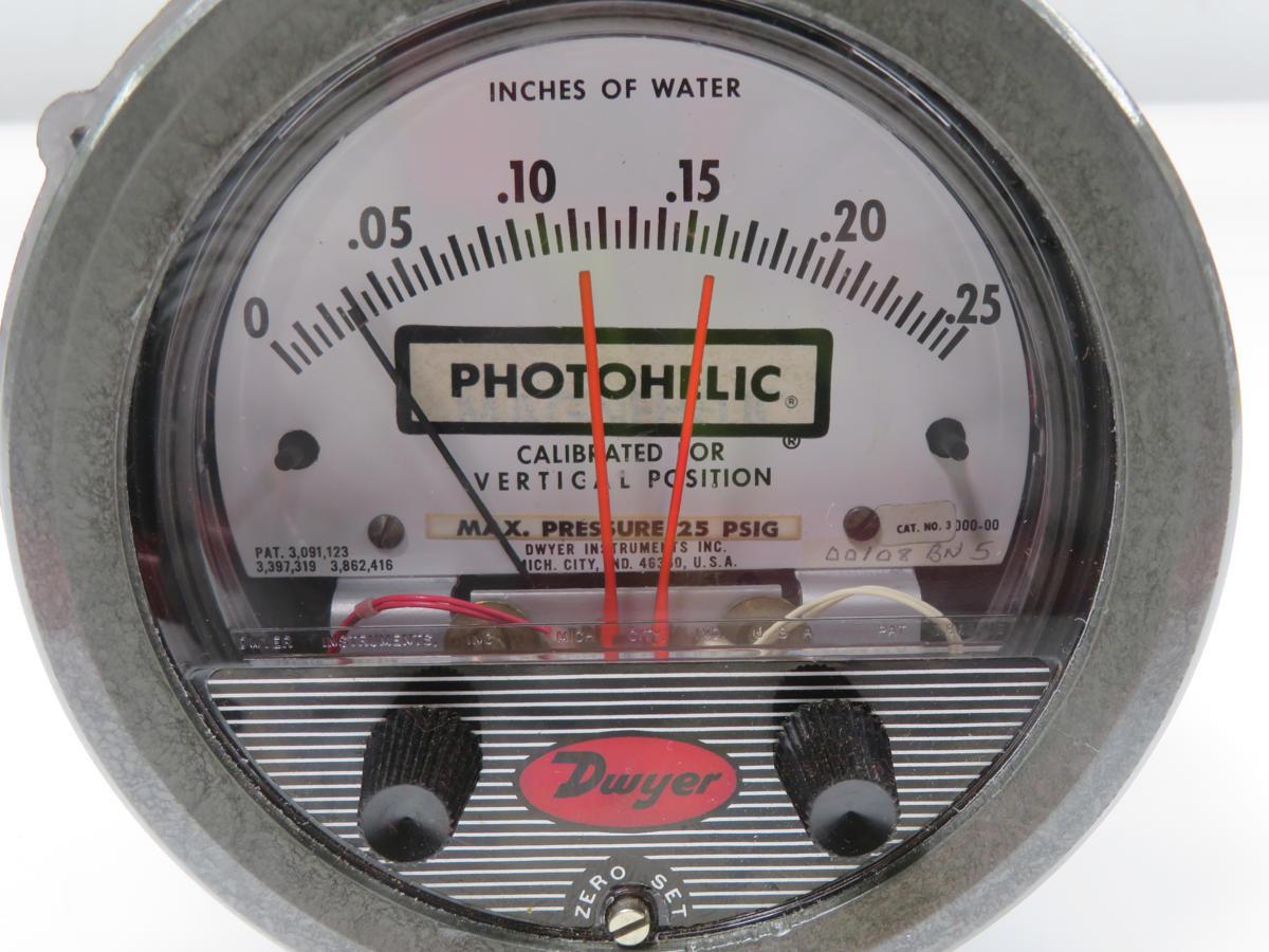 Dwyer #3000, Pressure Switch Gauge, 3-3/4" Dial, 0-0.25 PSI., 120 V., 50/60 Hz.