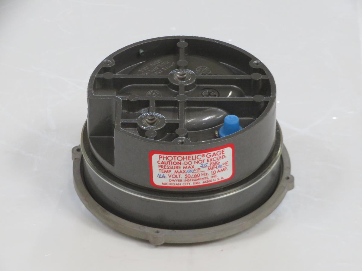 Dwyer #3050C, Differential Pressure Gauge Switch, 0-50 Range, w/ Power Supply