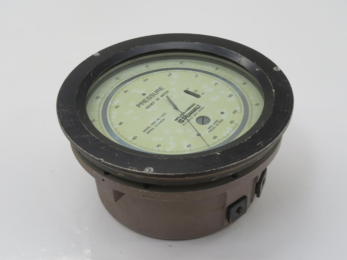 Wallace & Tiernan #62B-4C-0125, Pressure Gauge, 0-125 PSI. Water