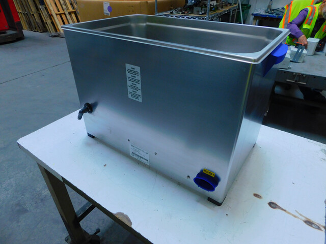 Elma Elmasonic #P-300-H, Heated Ultrasonic Cleaner, 28 Liter, 7.5 Gal., 37/80 kHz, 120 V., 1 Ph.