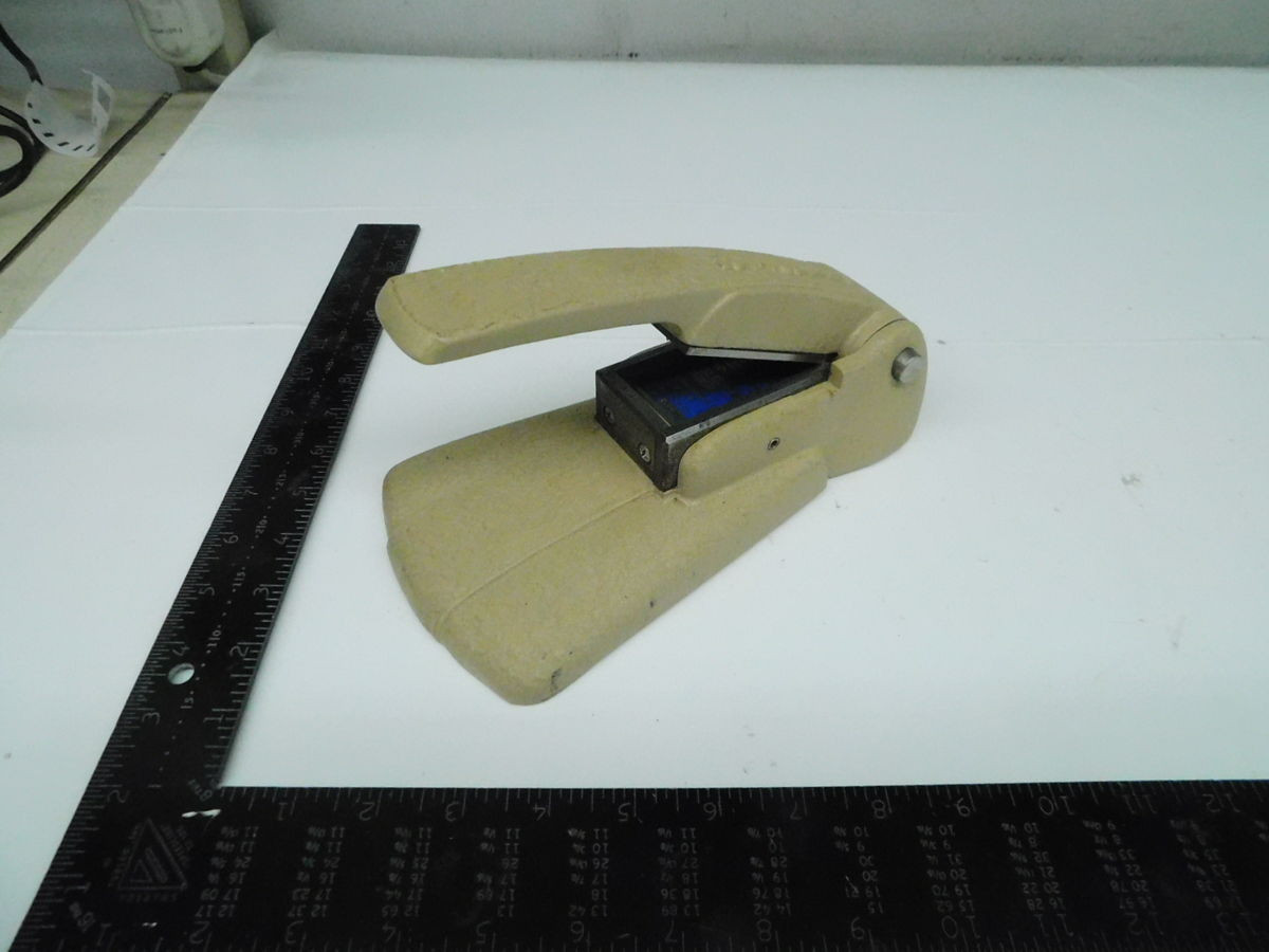Teledyne #104-11, Triple Cut Specimen Shear